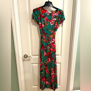 BLUIVY Green floral maxi dress wrap detail v- neckline.